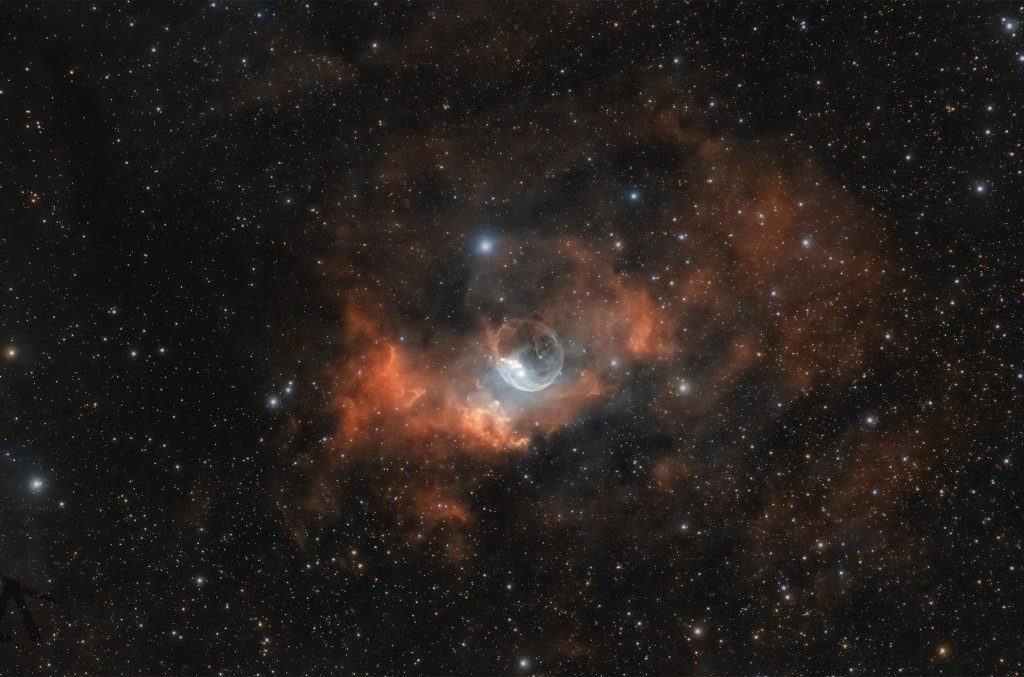 Der Blasennebel im Sternbild Kassiopeia. Aufgenommen im Paul-Stephani-Observatorium von Ralf Figiel